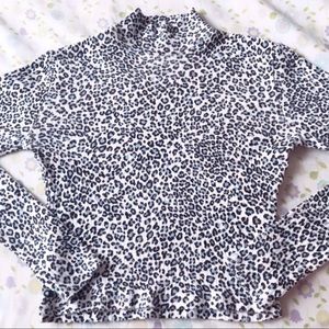 Brandy Melville Cheetah Daniela Turtleneck Top
